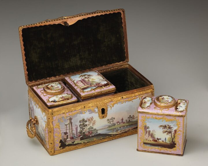 Staffordshire 1770. I mittenburken förvarade man det lika exklusiva sockret. Foto: Metropolitan museum    