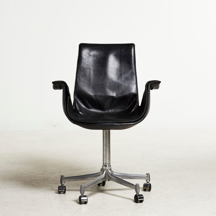Skrivbordsstol ”tulip-chair” av Fabricius & Kastholm, Danmark