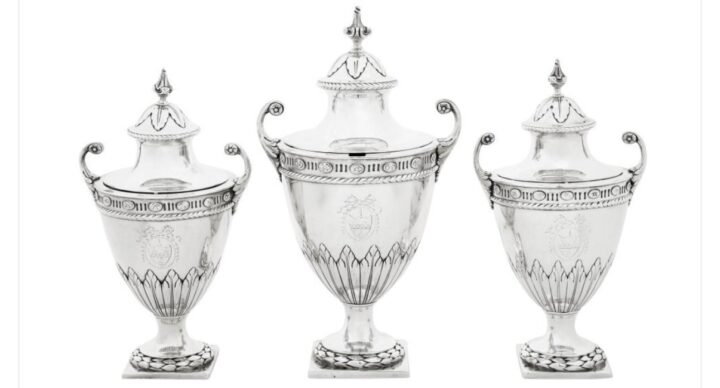 Tre dosor med lock, stirling silver, condiments and sugar Pierre Gillois, 1776, London